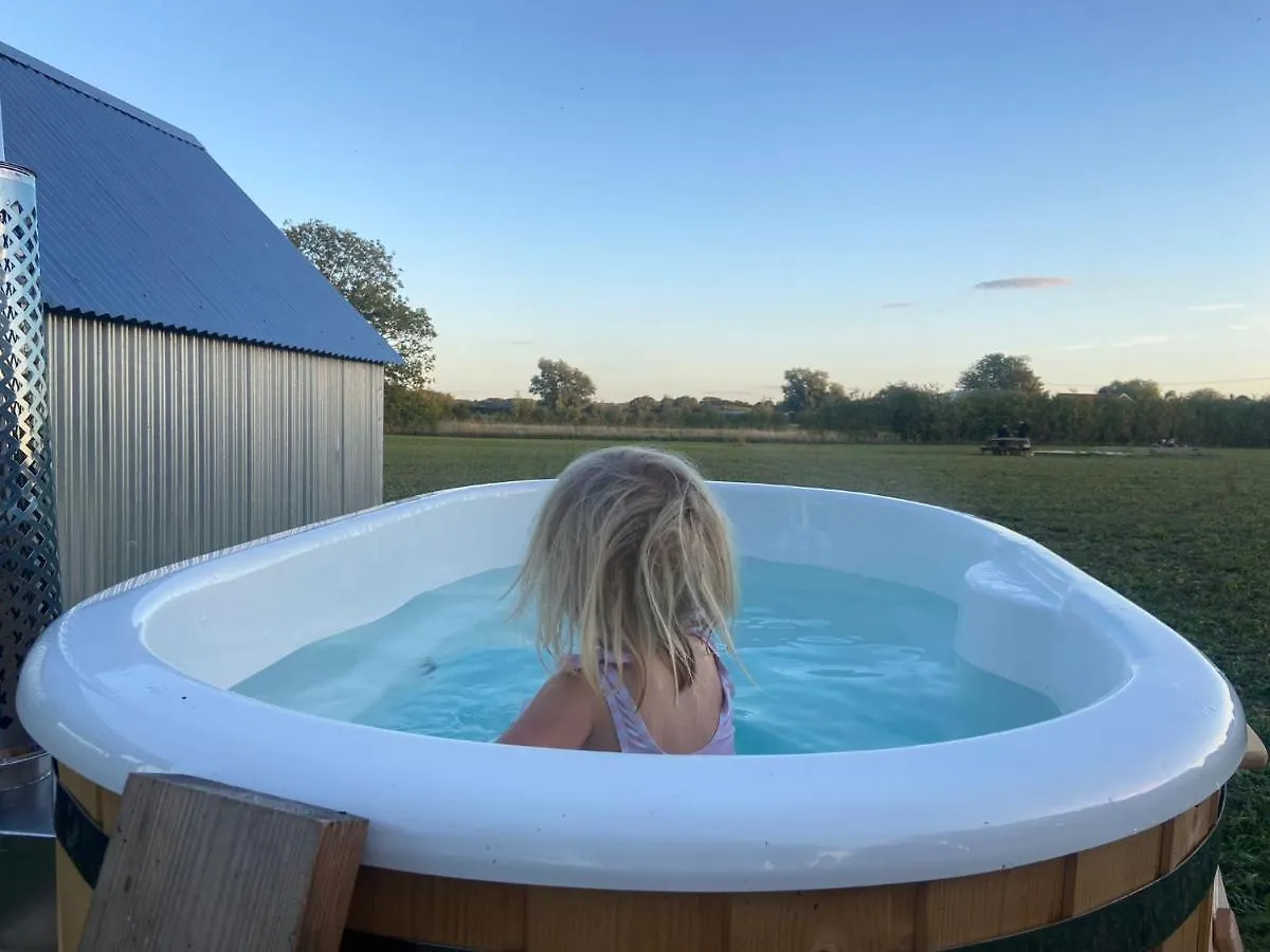 Fen Meadows Glamping - Luxury Cabins And Bell Tents Cambridge