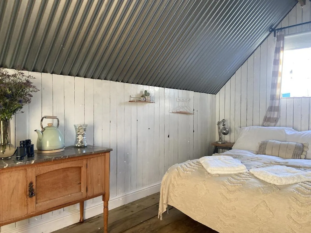 Fen Meadows Glamping - Luxury Cabins And Bell Tents Cambridge  0*,  Reino Unido