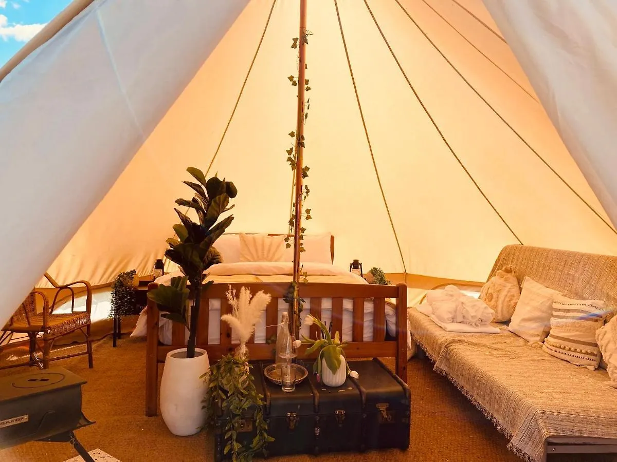 Fen Meadows Glamping - Luxury Cabins And Bell Tents Cambridge  Reino Unido