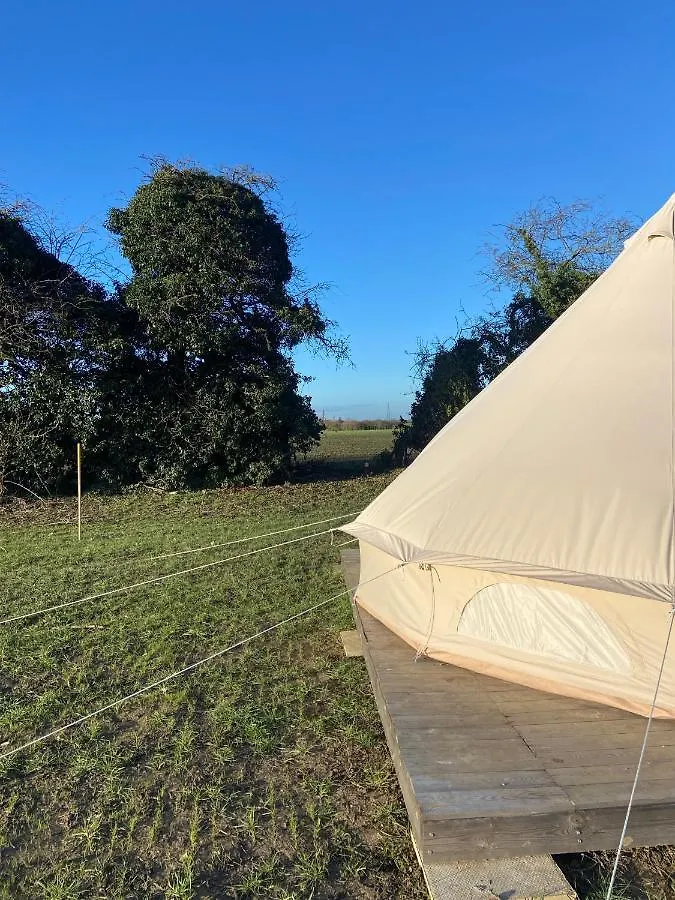 Camping Fen Meadows Glamping - Luxury Cabins And Bell Tents Cambridge
