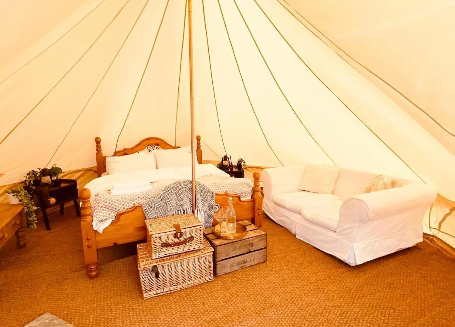 Fen Meadows Glamping - Luxury Cabins And Bell Tents Cambridge