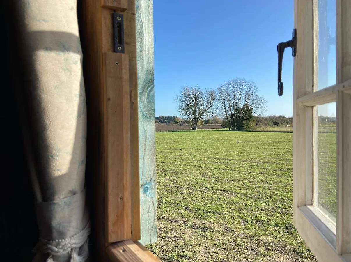 Fen Meadows Glamping - Luxury Cabins And Bell Tents Cambridge