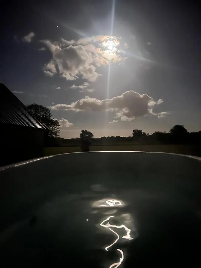 Campeggio Fen Meadows Glamping - Luxury Cabins And Bell Tents Cambridge