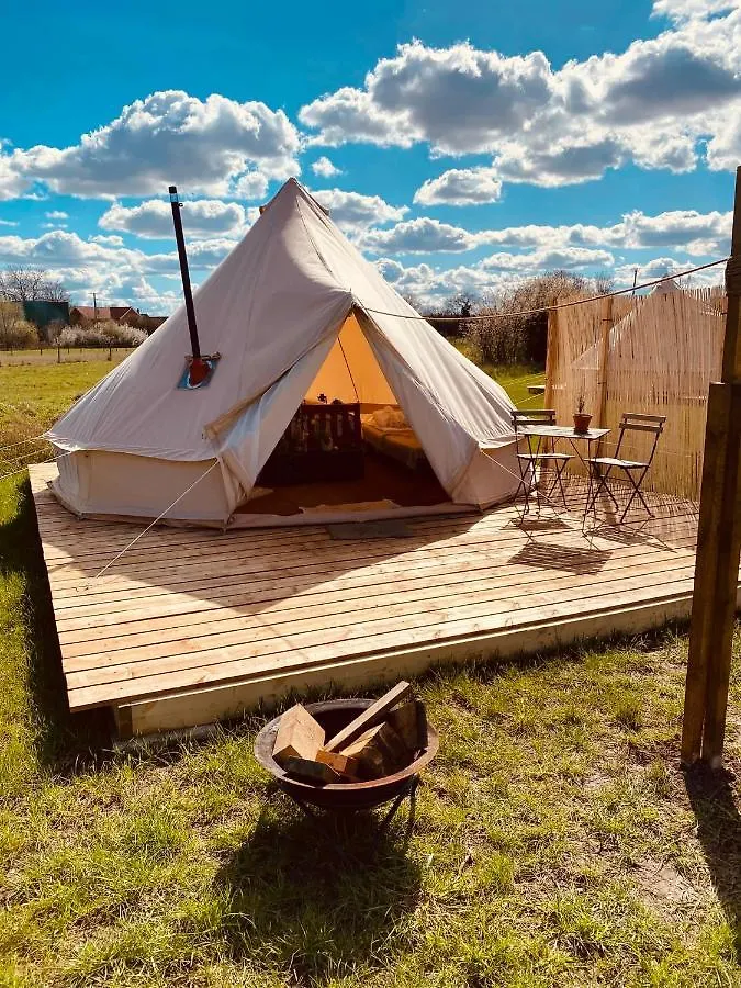 Fen Meadows Glamping - Luxury Cabins And Bell Tents Cambridge  Regno Unito
