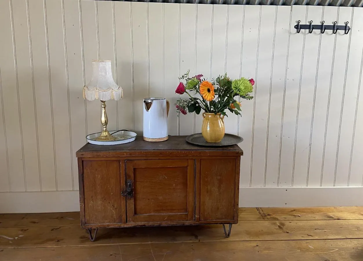 Fen Meadows Glamping - Luxury Cabins And Bell Tents Cambridge  0*,